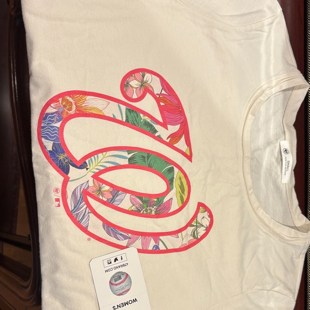 Cream Women’s 
Washington Nationals Tee (Size WS) with Floral Graphic- NWT